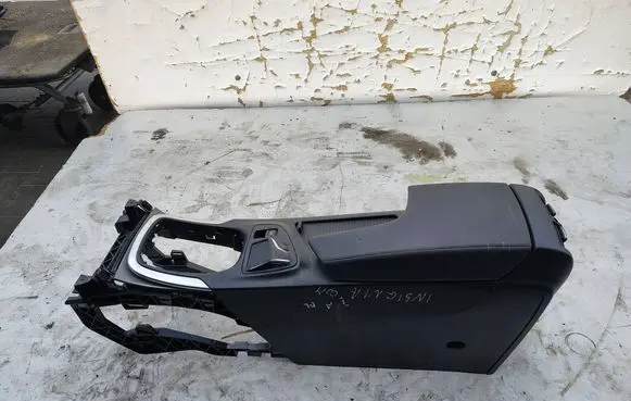 Opel Insignia A Center console 