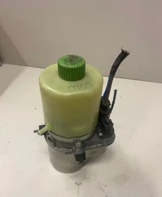 Volkswagen Polo V 6R Power steering pump 6R0423156C