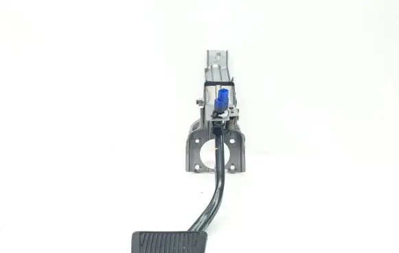 Hyundai Elantra VII Brake pedal 32800-AA200