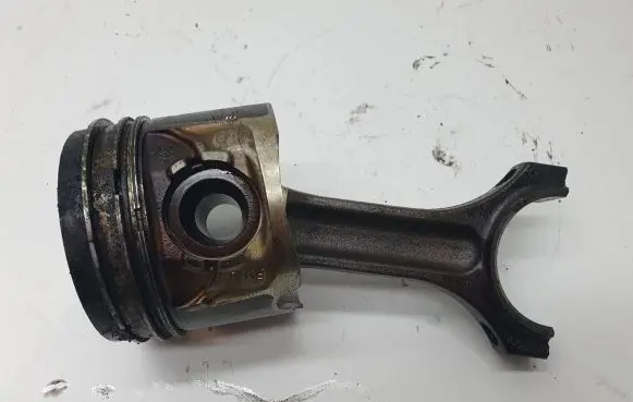 BMW 5 F10 F11 Piston 0840ZR