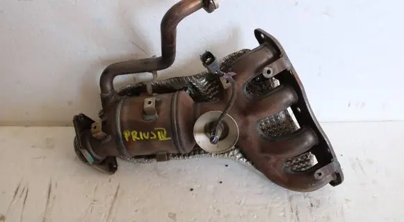 Toyota Prius (XW50) Exhaust manifold AT37180 6T3716