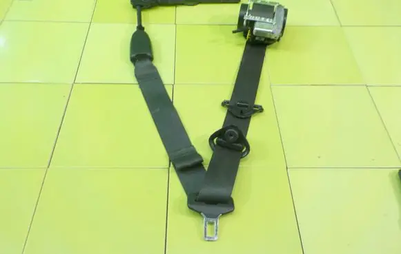 Opel Zafira C Front seatbelt 13394801 18AB11