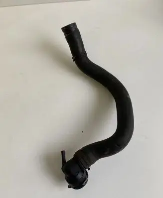 Volkswagen PASSAT B6 Engine coolant pipe/hose 3C0122101