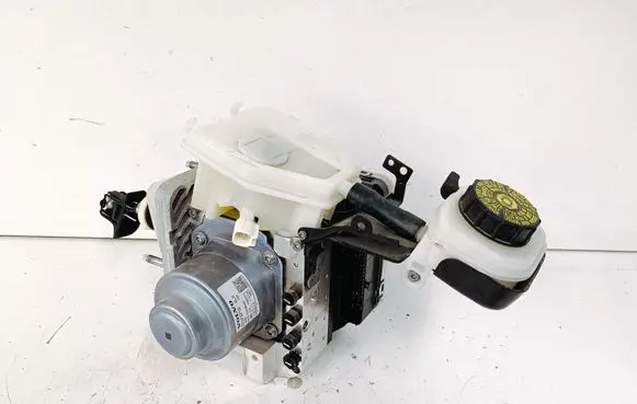 Volvo XC40 Brake booster 32373714 32373710