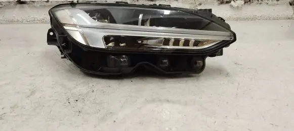 Volvo S90, V90 Headlight/headlamp 31689204