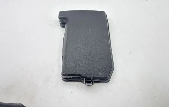 Toyota Auris E180 Fuse box cover 8266202590