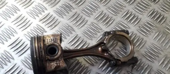 Lexus IS 200-300 Piston with connecting rod 21m