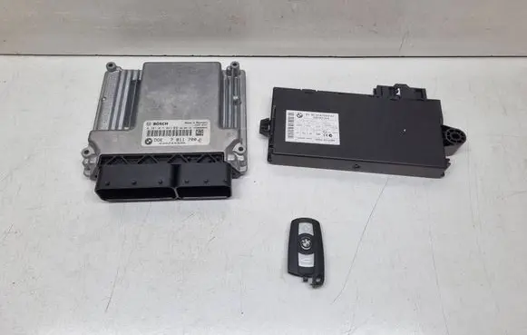BMW 3 E92 E93 Engine ECU kit and lock set 7811700 61359147220