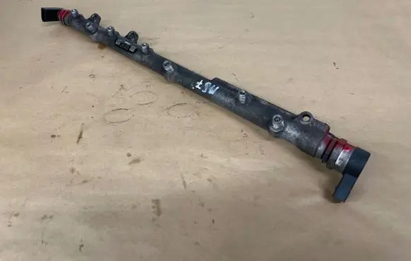 BMW 3 E90 E91 Fuel main line pipe 7799610 000024L5 0445216023