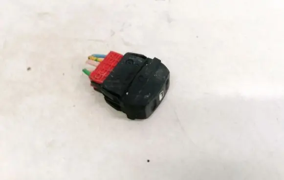Citroen Xsara Picasso Electric window control switch 22681