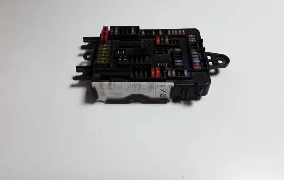 BMW 1 F20 F21 Fuse module 9261111