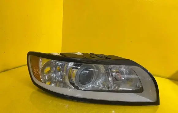 Volvo S40 Headlight/headlamp 31299584