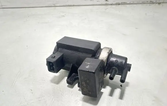 BMW 5 E60 E61 Turbo solenoid valve 2247906