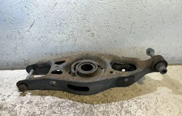 Dodge Challenger Rear upper control arm/wishbone