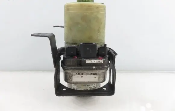 Seat Ibiza III (6L) Power steering pump 6Q1423051AD 6Q0423156M 6Q2423051R