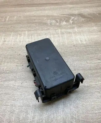 Coolant fan relay
