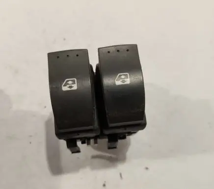 Renault Laguna II Electric window control switch 015090A