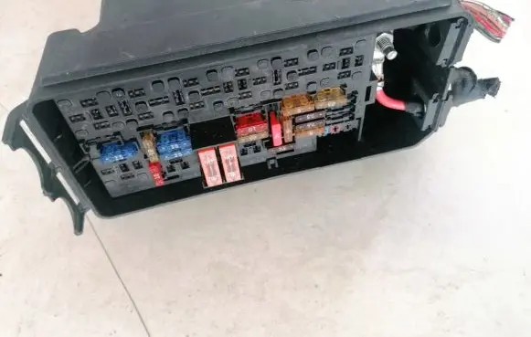 Mercedes-Benz R W251 Fuse box set