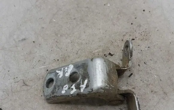 Toyota Corolla Verso AR10 Rear door upper hinge NOCODE