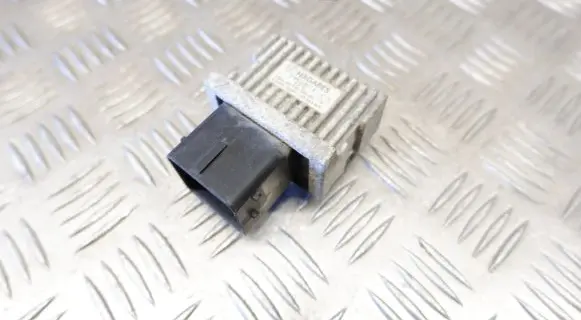 Land Rover Evoque I Glow plug pre-heat relay AV6112A343BA