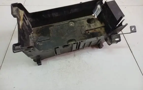 Opel Insignia A Battery box tray ASM13330951
