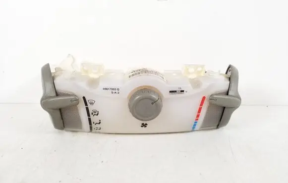 Toyota Aygo AB10 Air conditioner control unit module 55900-0H010