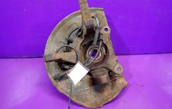 Volvo S40, V40 Front wheel hub spindle knuckle
