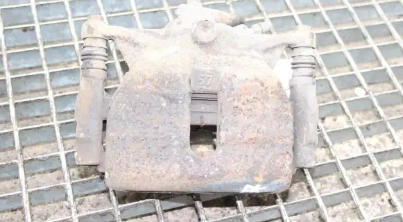 Volkswagen PASSAT B8 Front brake caliper