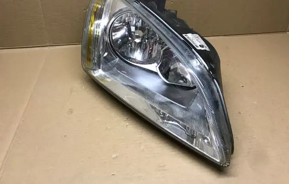 Ford Focus Headlight/headlamp 4M5113W029BC