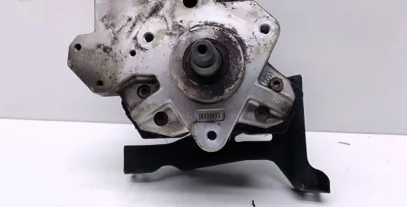 Audi A8 S8 D3 4E Fuel injection high pressure pump 0445010090 059130755E