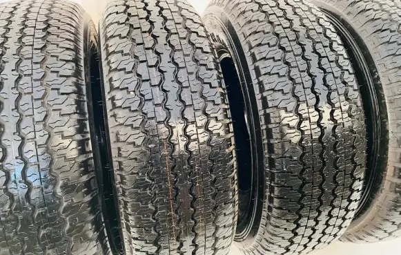 Toyota Land Cruiser (LJ79) R16 summer tire 26570R16C 2657016C DUNLOP