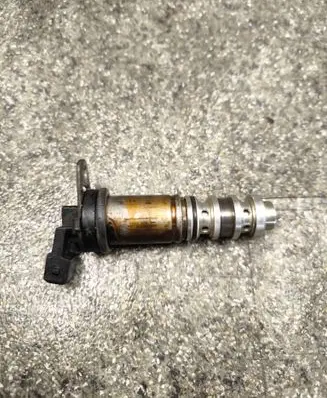 BMW 1 E81 E87 Camshaft vanos timing valve PA66TGF35