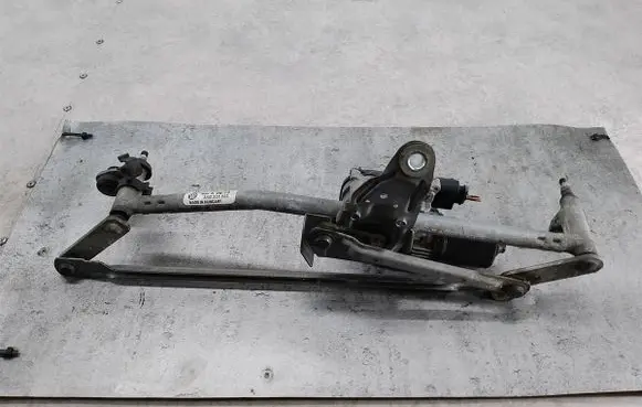 Volkswagen PASSAT B7 Front wiper linkage 3AB955023