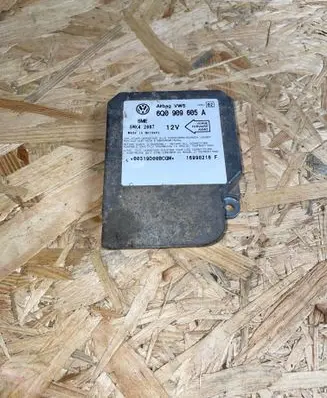 Volkswagen PASSAT B5.5 Airbag control unit/module 6Q0909605A 16990216F 5WK42867