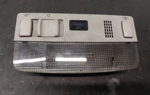 Volkswagen PASSAT B5.5 Front seat light 1U0947105B