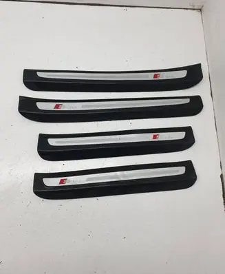 Audi Q7 4L Front sill trim cover 4L0853373E 4L0853374E 4L0853375E