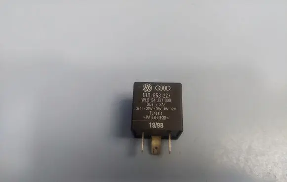 Audi A8 S8 D2 4D Other relay 1H0953227