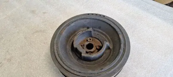 Audi 100 S4 C4 Crankshaft pulley 046105251J