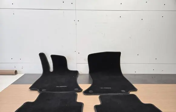 Mercedes-Benz E W214 Car floor mat set A2146803104 A2146803304 A2146804501