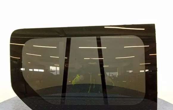 Opel Vivaro Rear side window 