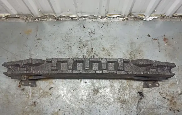 Volkswagen Golf V Front bumper cross member