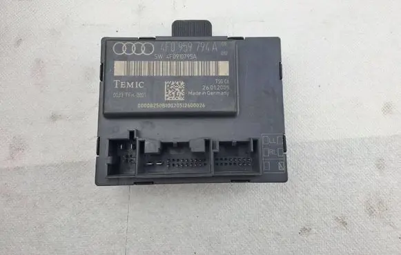 Volkswagen Golf V Door control unit/module 4F0959794A 4F0910795A