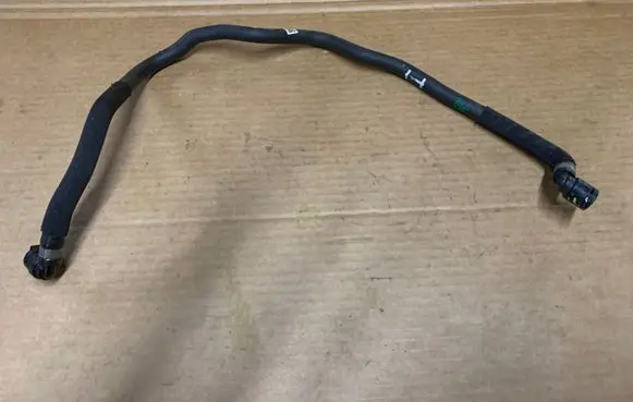 BMW X5 G05 Engine coolant pipe/hose 8689248