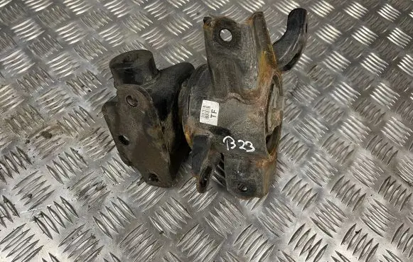 KIA Optima Engine mount bracket