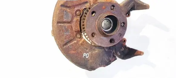 Volkswagen Golf IV Front wheel hub
