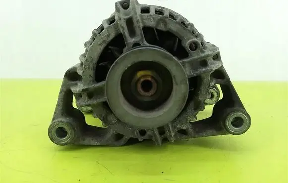 Opel Corsa C Generator/alternator 0124225018