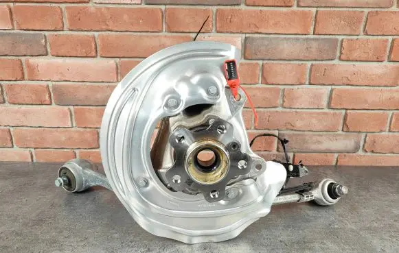 BMW X3 G01 Front wheel hub spindle knuckle 6882597