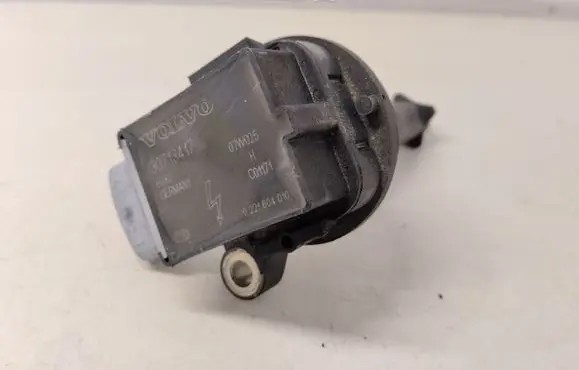 Volvo C30 High voltage ignition coil 30713417 1220703027 0221604010