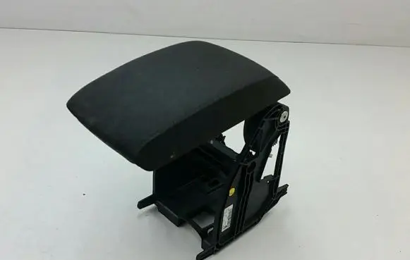 Skoda Octavia Mk3 (5E) Armrest 5E0864207