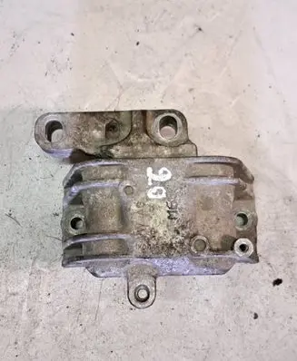 Volkswagen Golf V Engine mount bracket 1K0199262